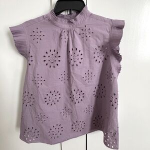 (NEW) Cotton Eyelet Flutter-Sleeve Top - XL